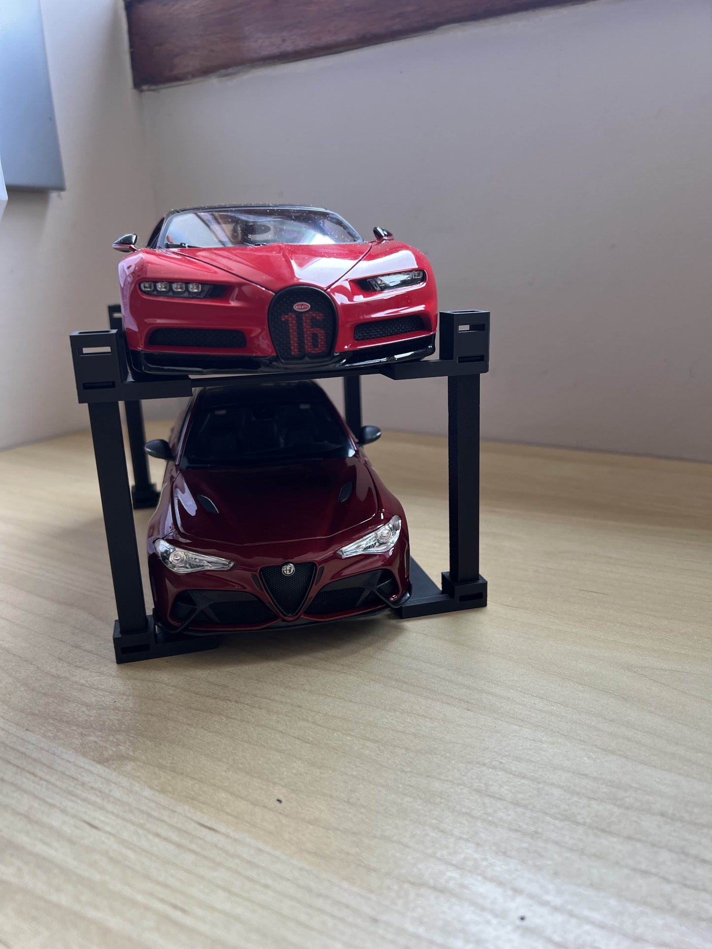 1:18 MODEL CAR STAND / DESK SHELF DISPLAY
