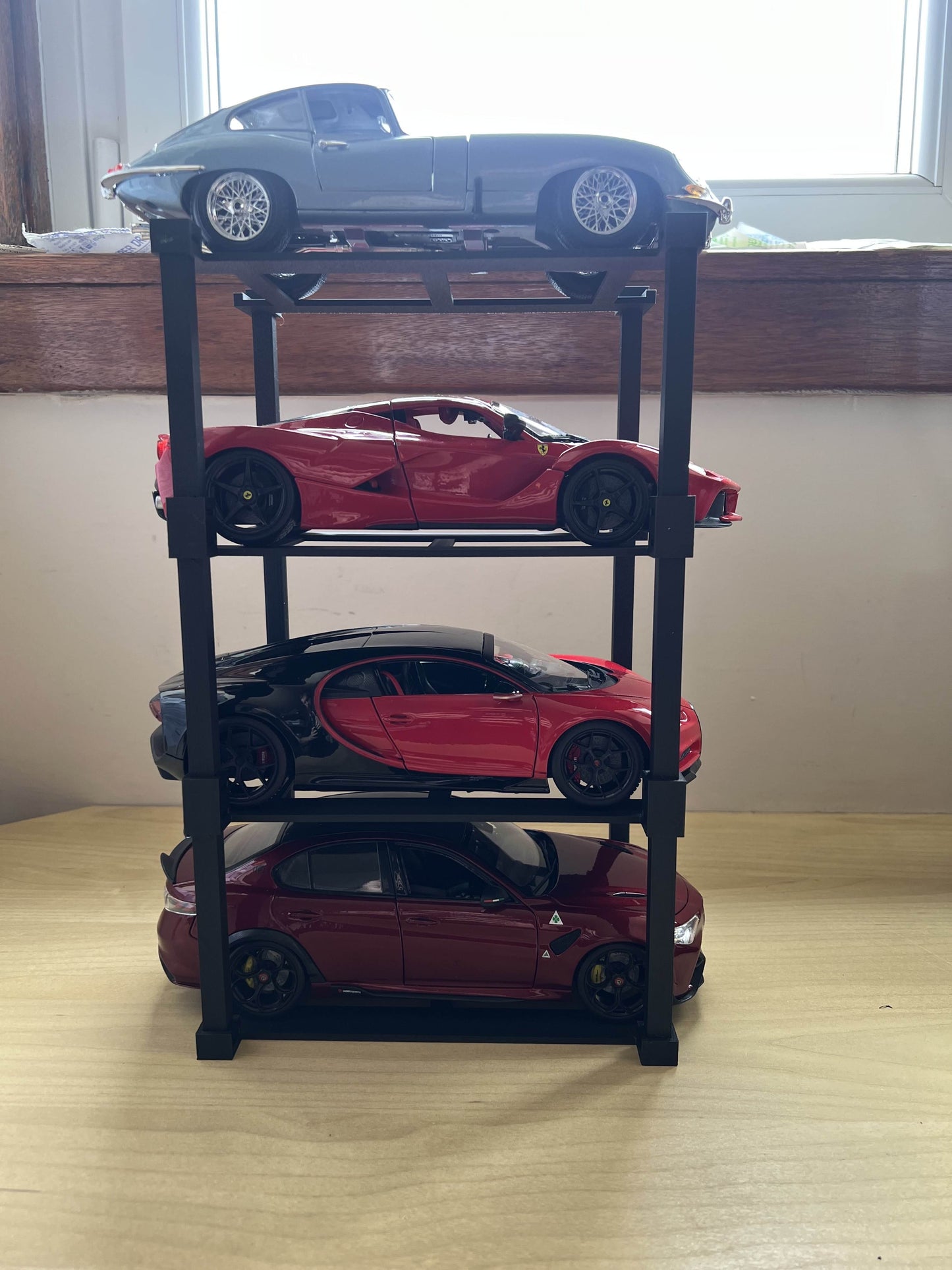 1:18 MODEL CAR STAND / DESK SHELF DISPLAY