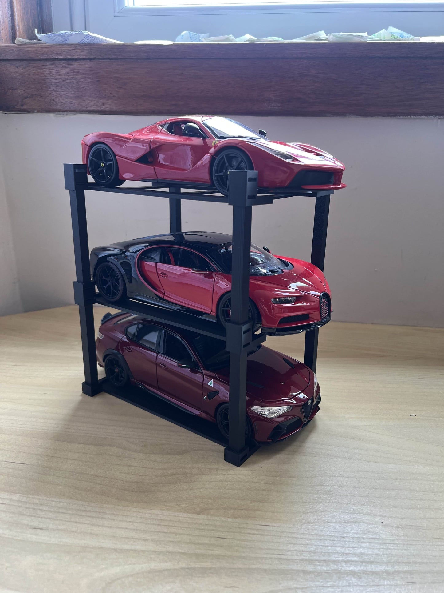 1:18 MODEL CAR STAND / DESK SHELF DISPLAY
