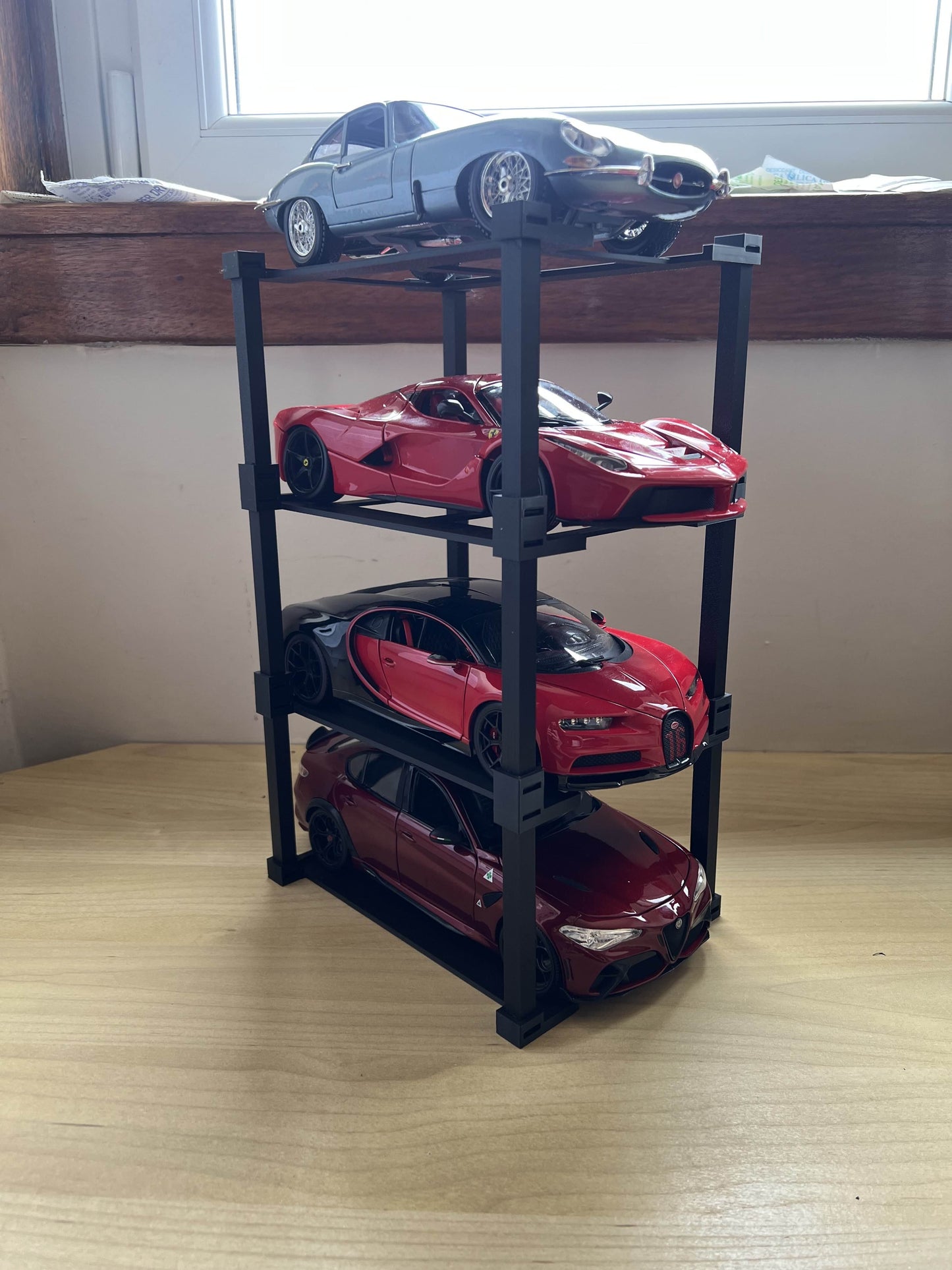 1:18 MODEL CAR STAND / DESK SHELF DISPLAY
