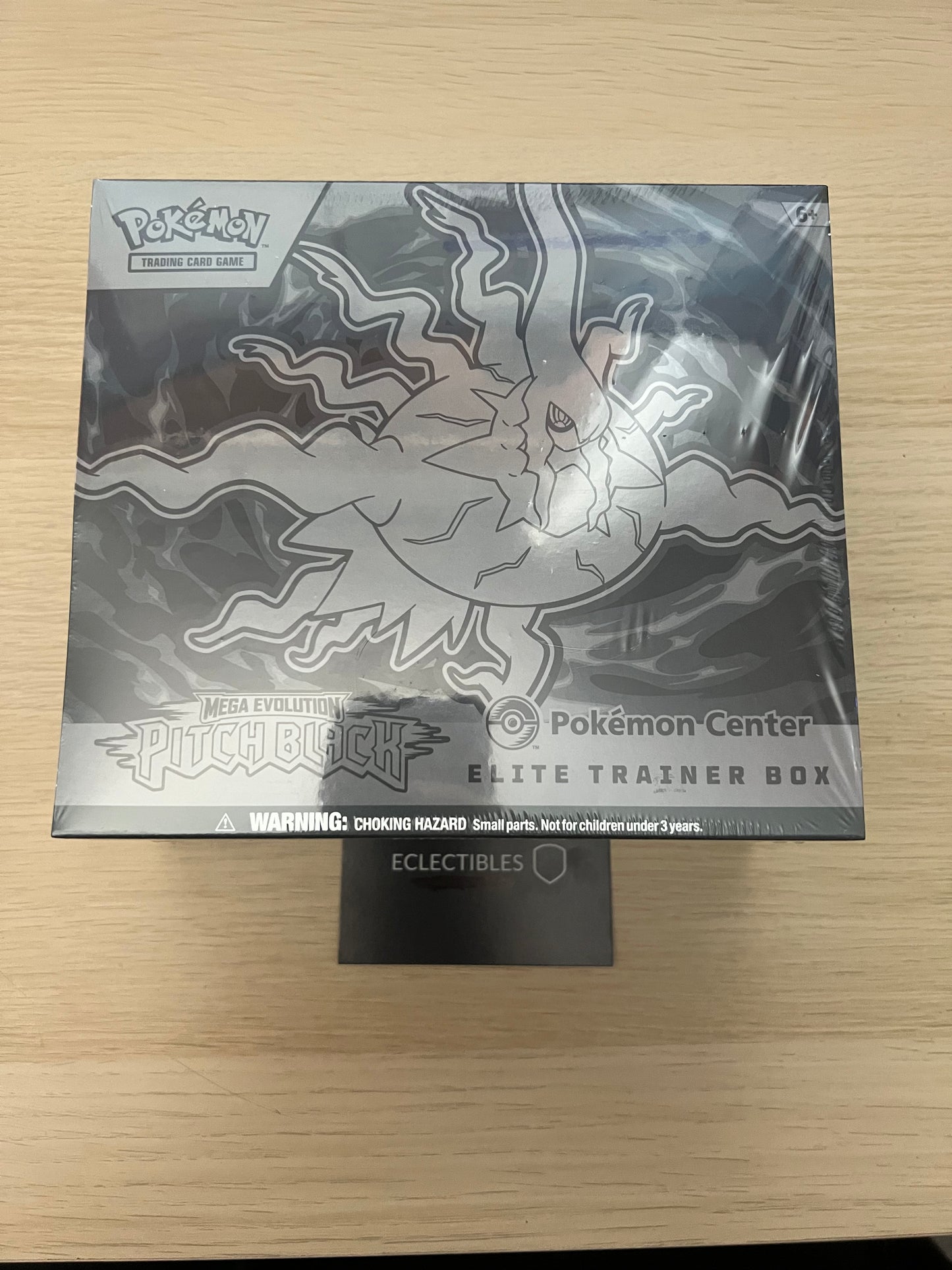 Pokemon Mega Evolution-Pitch Black Pokemon Center Elite Trainer Box