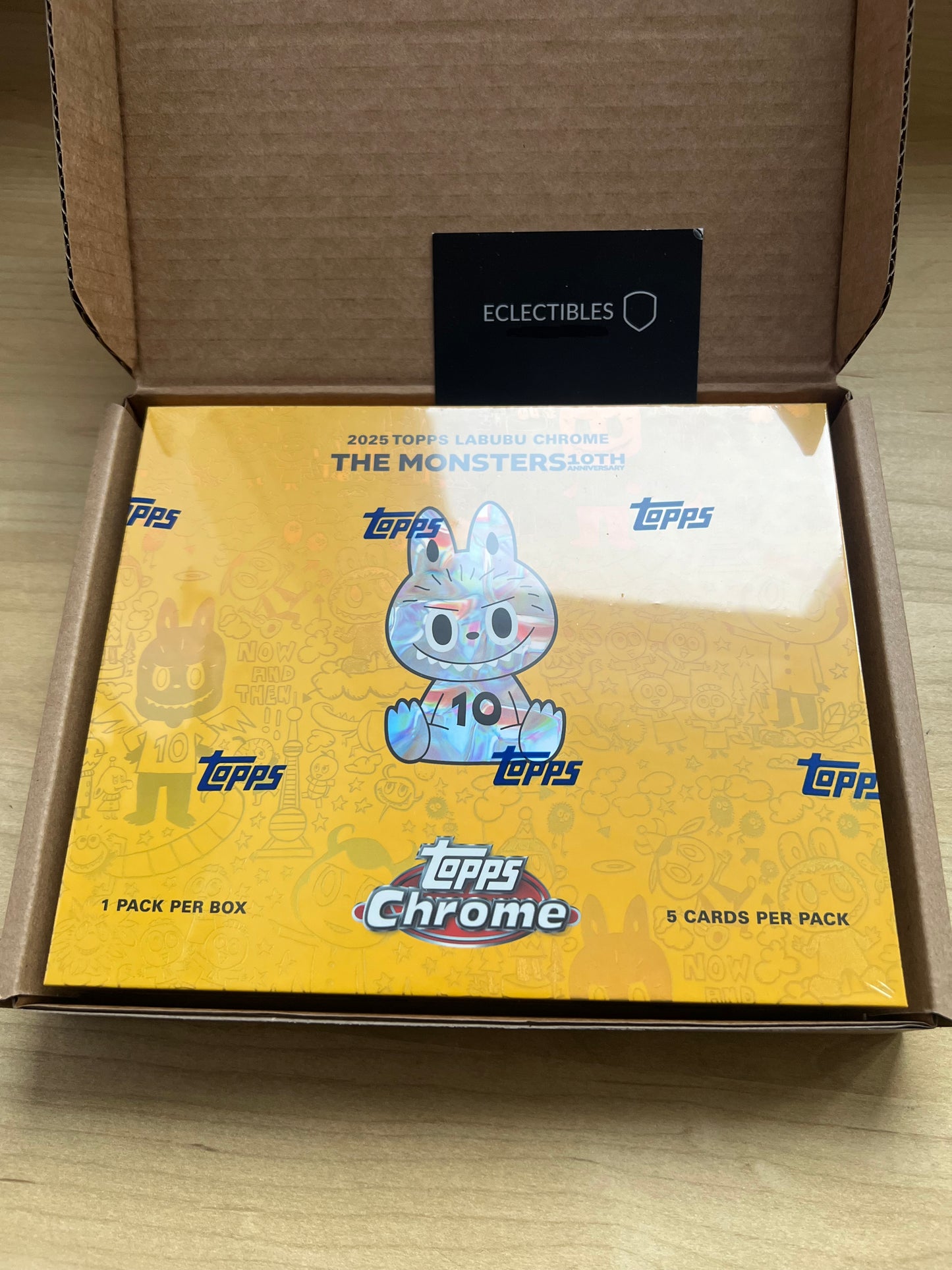 Topps Labubu Chrome 2025 10th Anniversary - Hobby Box